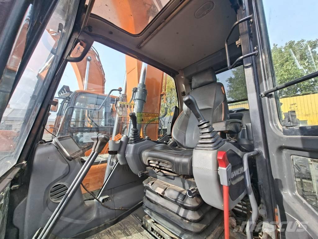 Doosan DX 140 LC Bageri gusjeničari