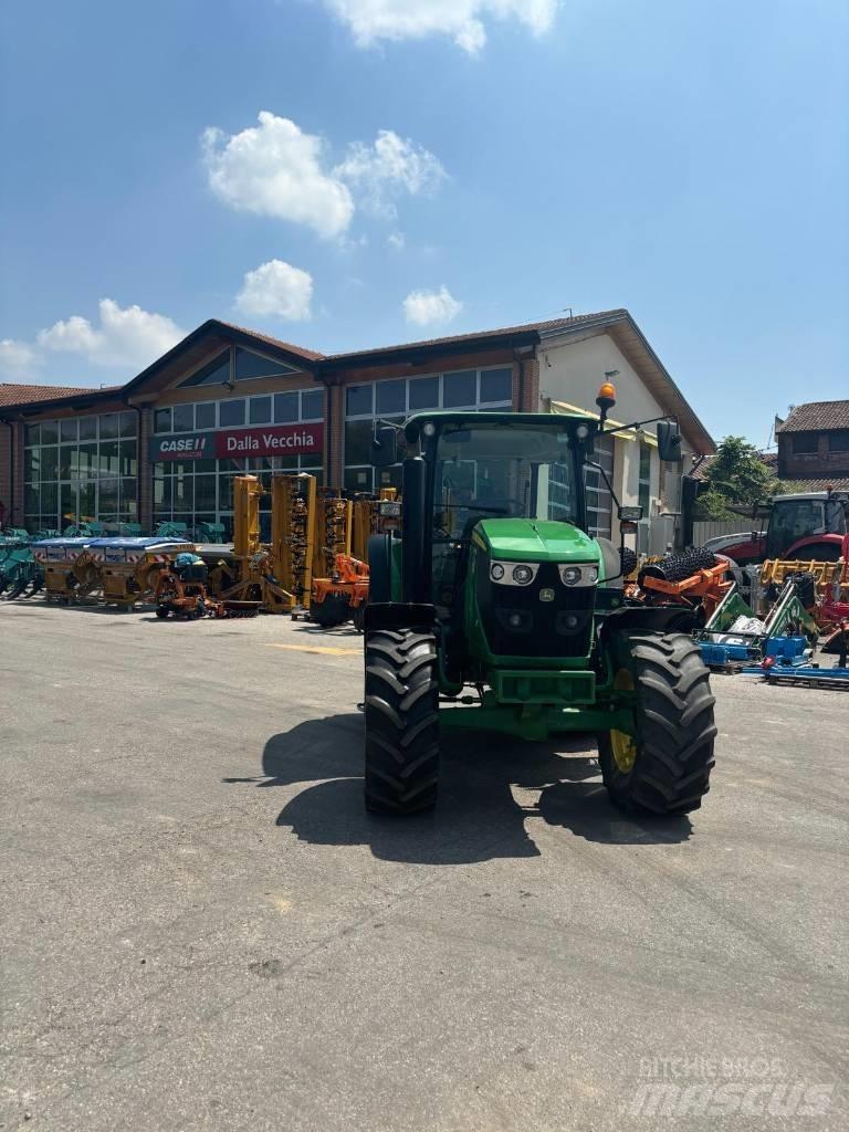 John Deere 6100 MC Traktori