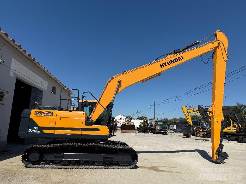 Hyundai HX220 LR Bageri dugog dosega