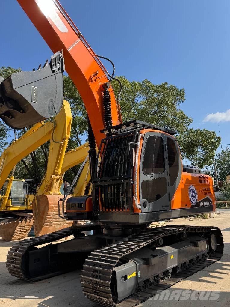 Doosan DX 225 Bageri gusjeničari