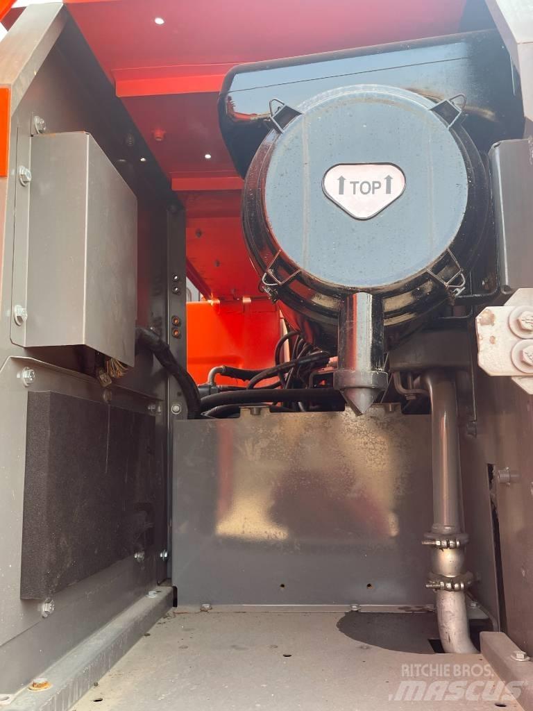 Hitachi ZX 210 Bageri gusjeničari