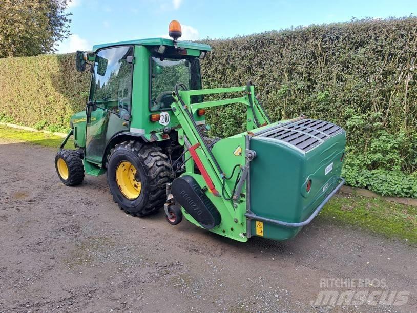 John Deere 2520 Kompaktni (mali) traktori