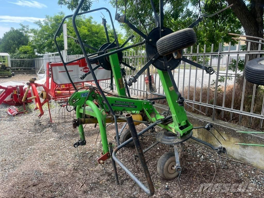 Deutz-Fahr 5221 Okretači i sakupljači sijena