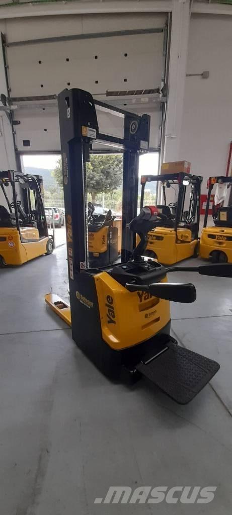 Yale MS12X Ručni električni viličar