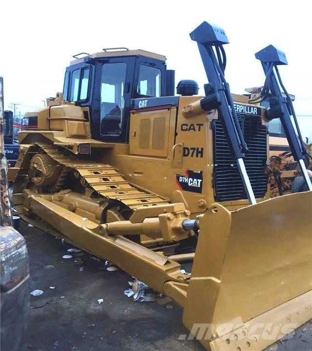CAT D7H Buldožeri gusjeničari