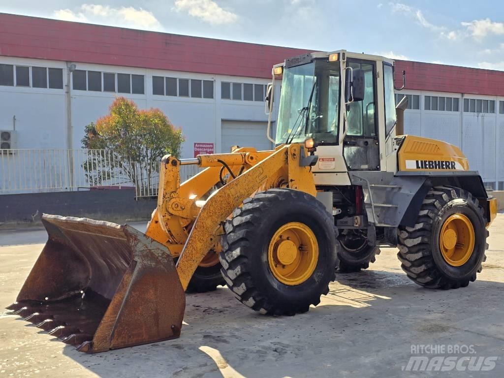 Liebherr L522 Utovarivači na kotačima