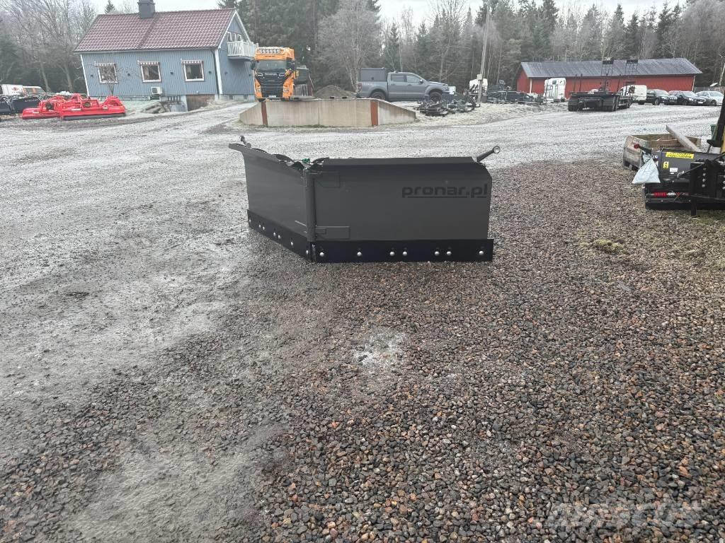 Pronar PUV 3300 Sniježne daske i  plugovi