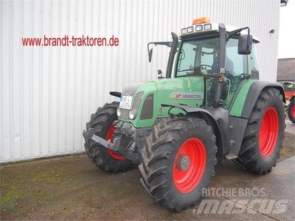 Fendt 716 Vario Traktori