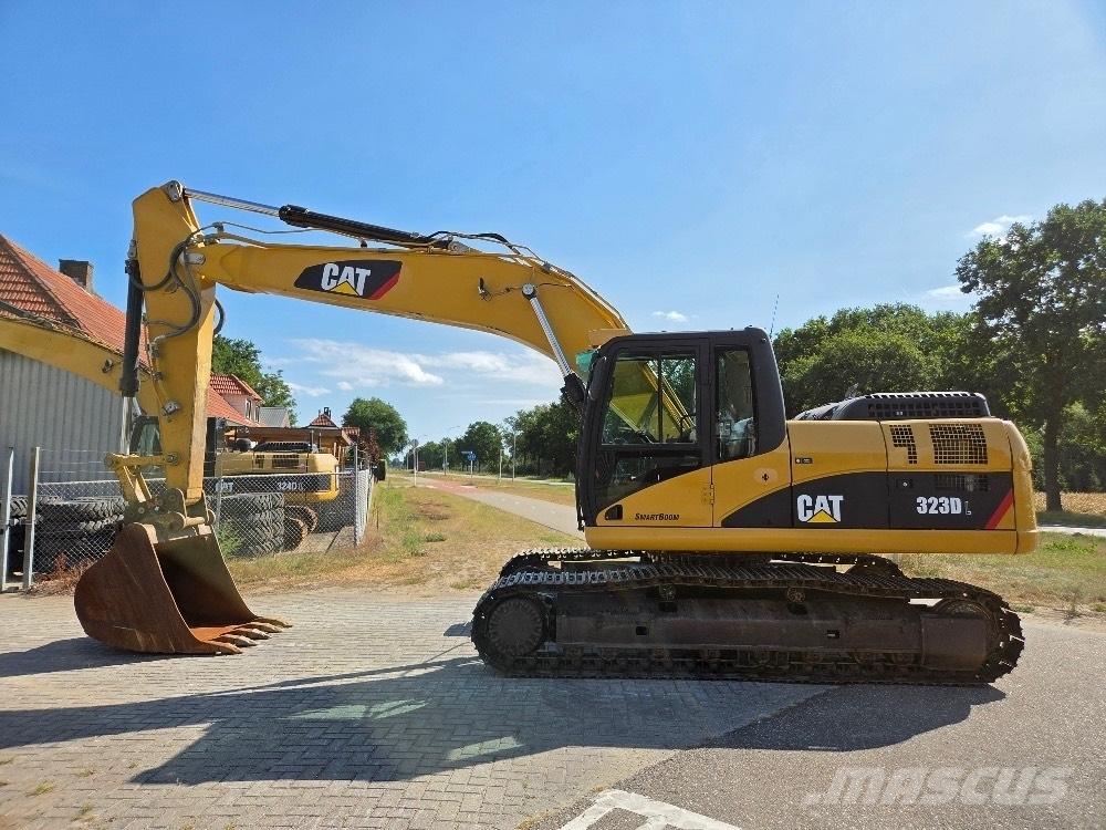CAT 323DL Bageri gusjeničari