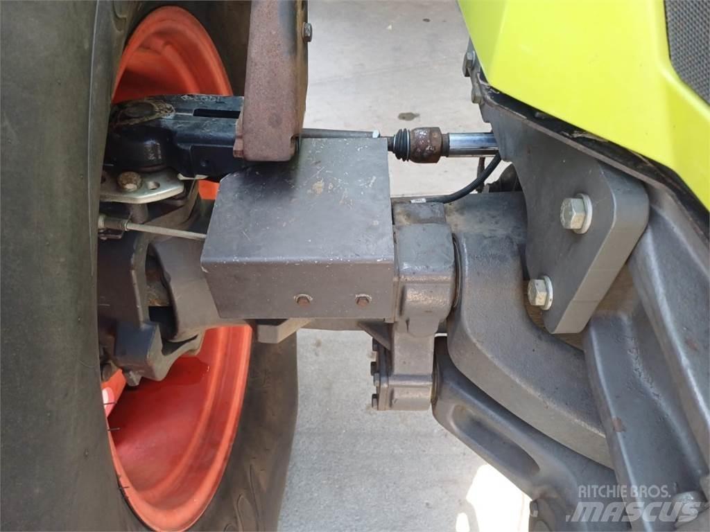 CLAAS Axion 850 Traktori