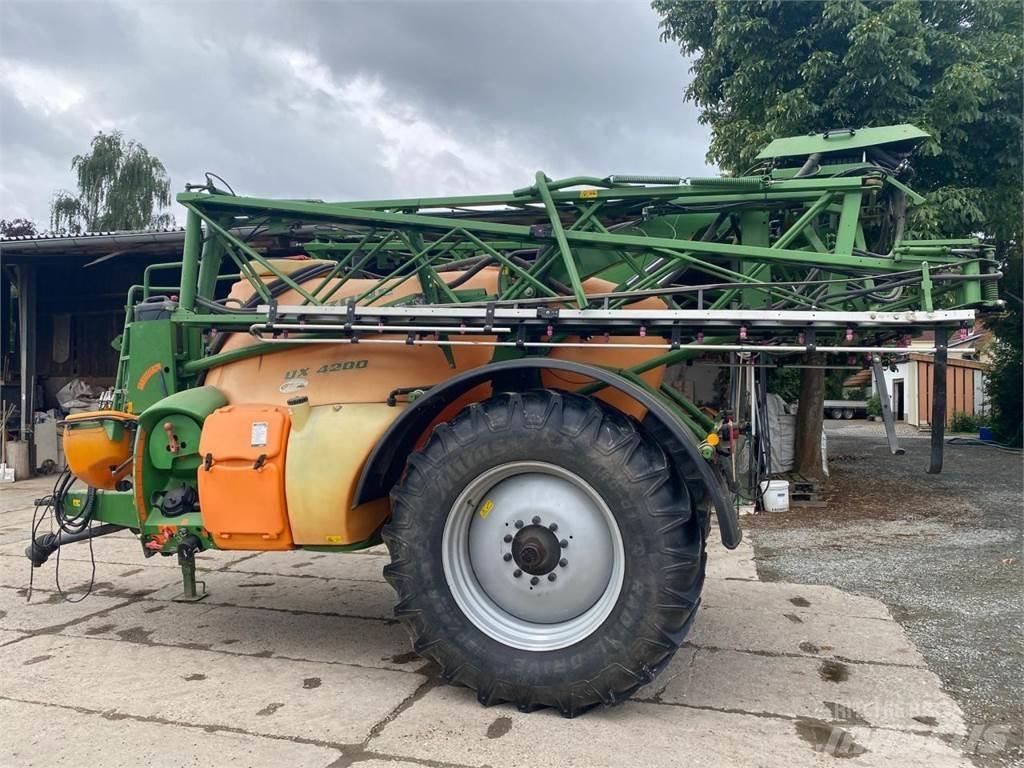 Amazone UX 4200 Vučene prskalice