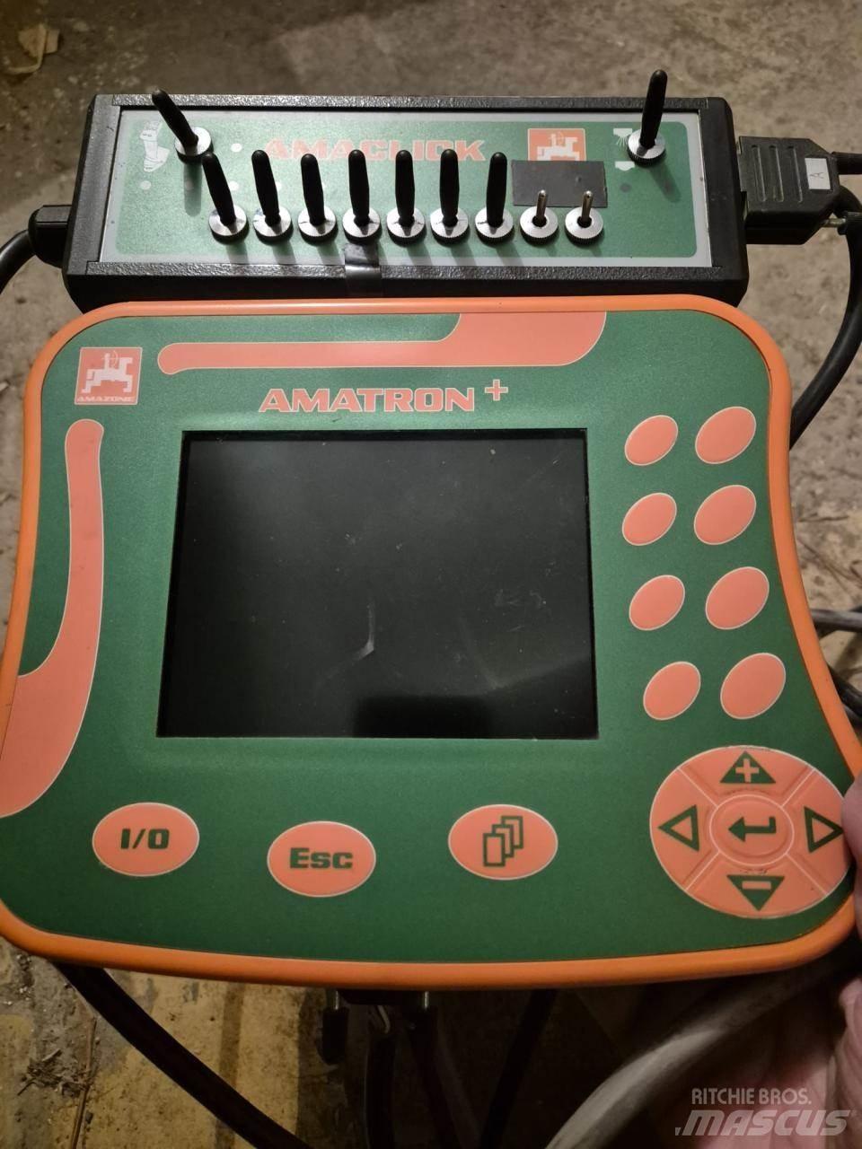Amazone UX 4200 Vučene prskalice