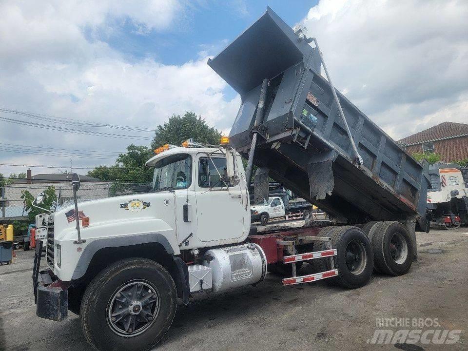 Mack RD 690 SX Kiper kamioni
