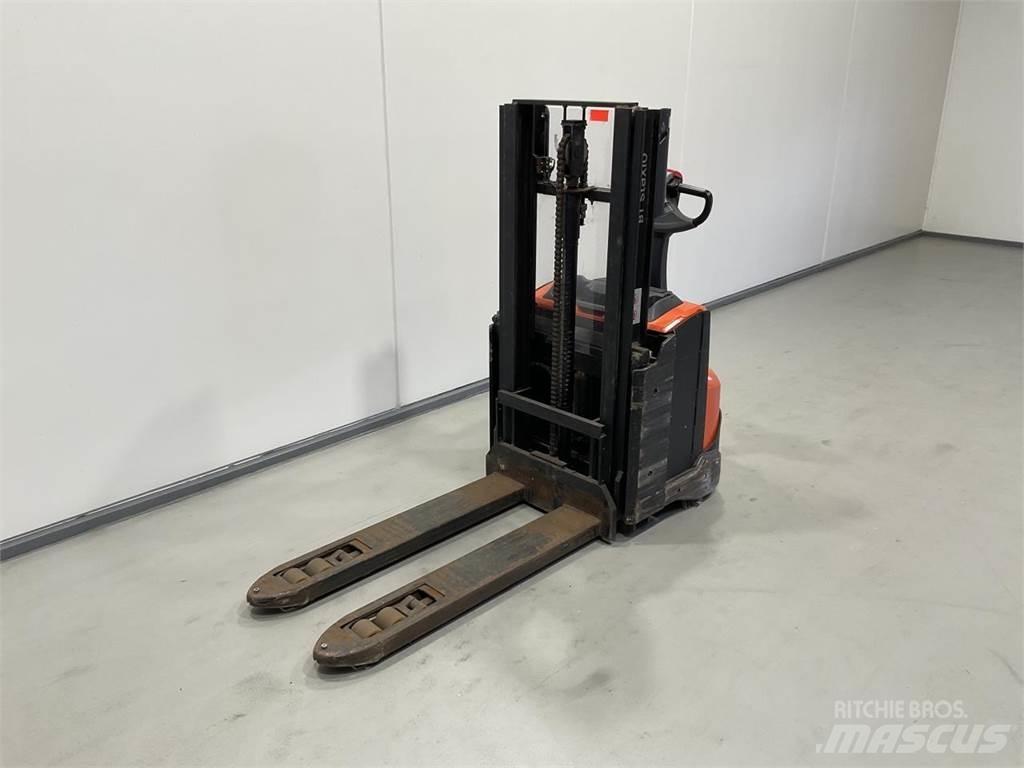 Toyota SWE200D Samopogonski ručni viličari