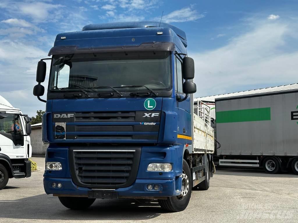 DAF XF 105.460 Kamioni sa kranom
