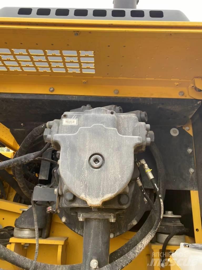 Komatsu 450LC-8 Bageri gusjeničari