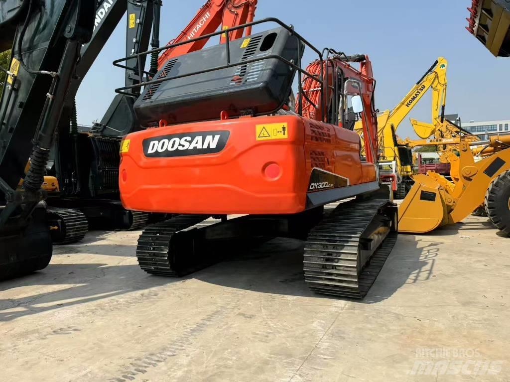 Doosan DX 300 LC-9C Bageri gusjeničari