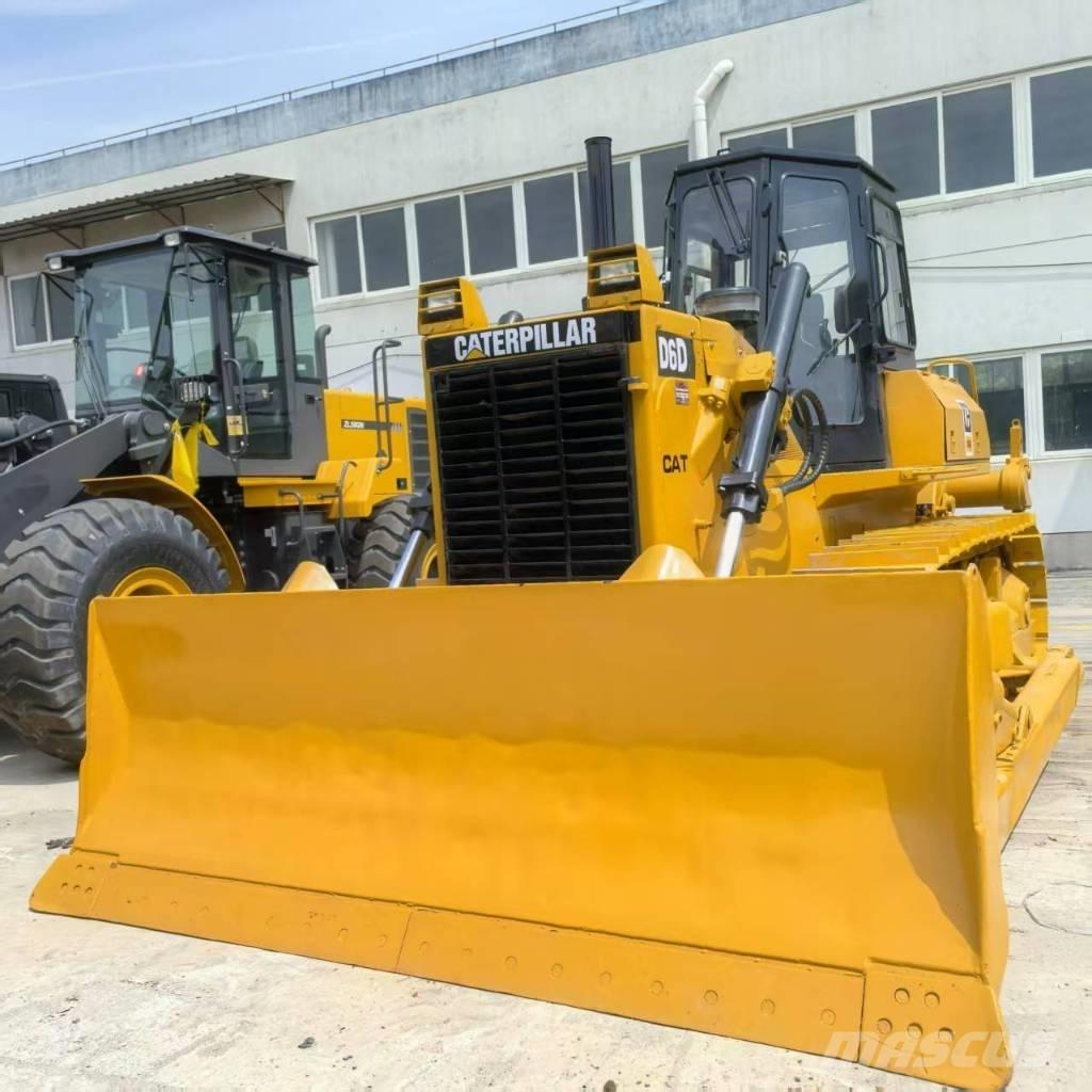 CAT D 6 D Buldožeri gusjeničari