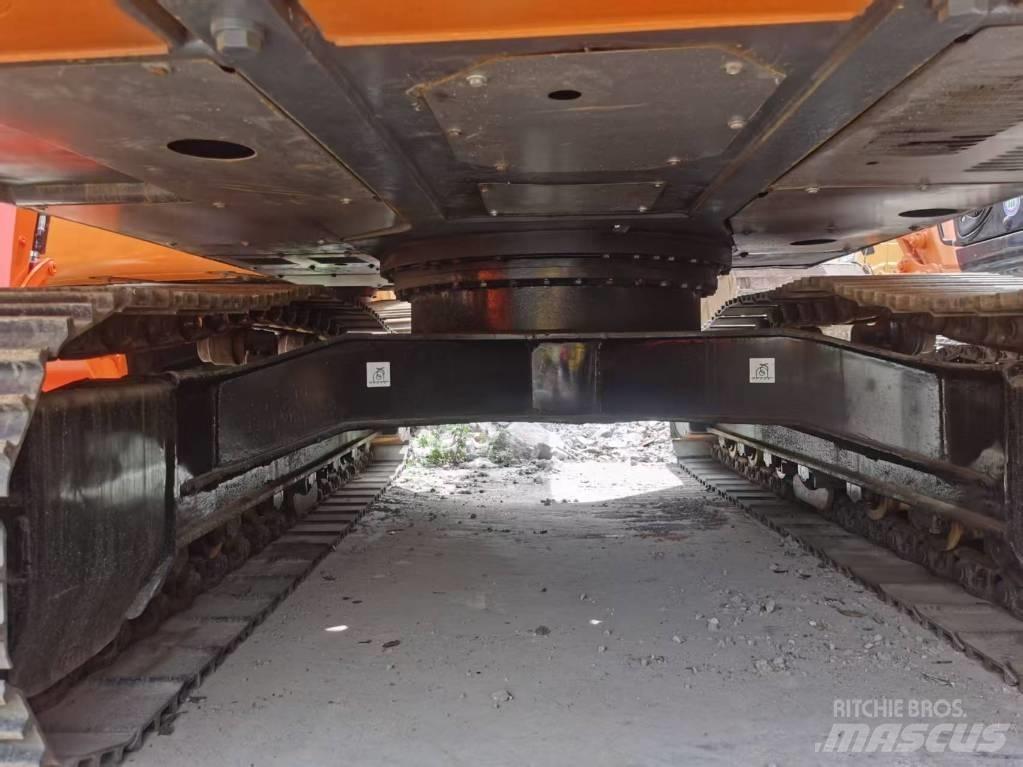 Hitachi ZX 200 Bageri gusjeničari