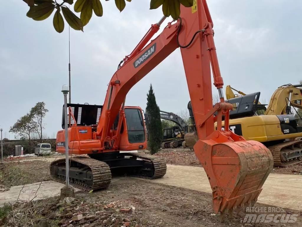 Doosan DH225LC-9E Bageri gusjeničari