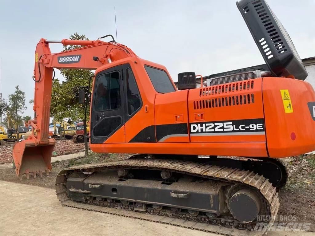 Doosan DH225LC-9E Bageri gusjeničari