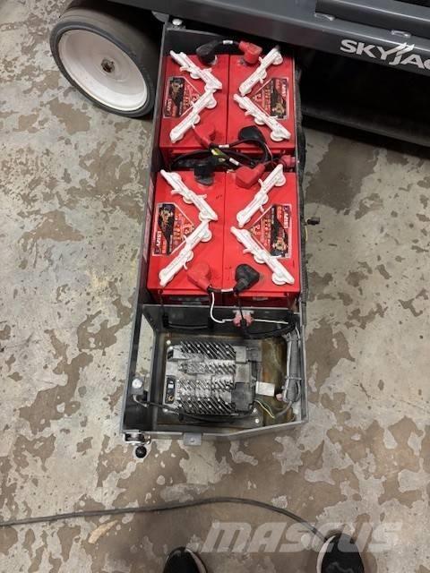 SkyJack SJ 4740 Škaraste platforme