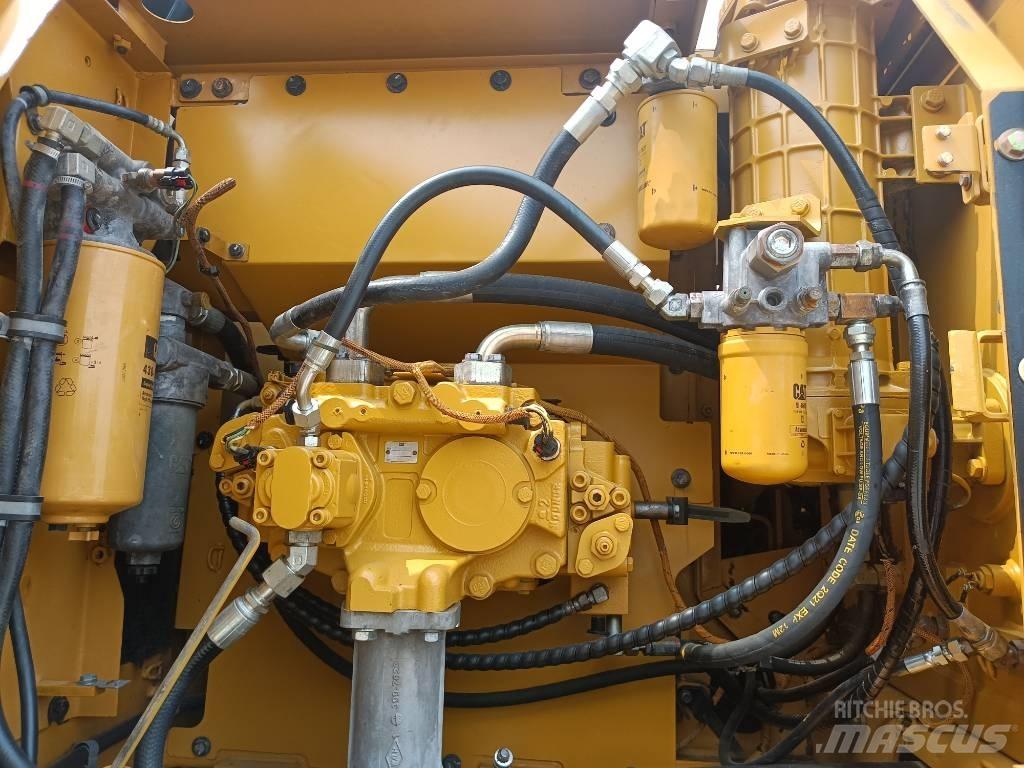 CAT 323D2L Bageri gusjeničari