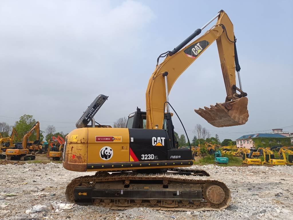 CAT 323D2L Bageri gusjeničari