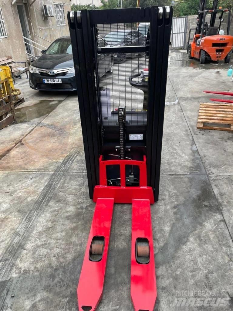 Hyster S 1.2 Ručni električni viličar