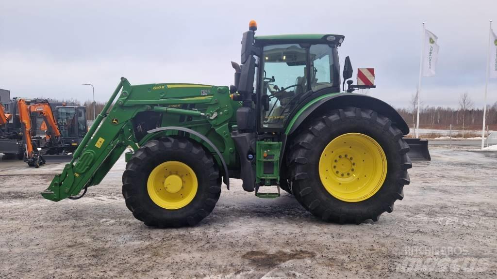 John Deere 6250 R Traktori