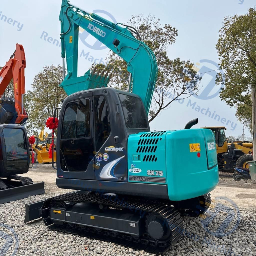 Kobelco SK75 Bageri gusjeničari