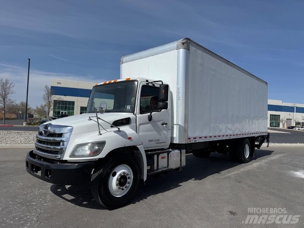 Hino 268 Dostavna vozila / kombiji