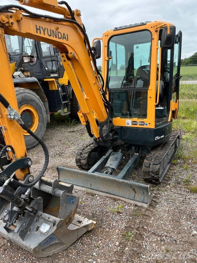 Hyundai R25Z-9 AK Mini bageri <7t
