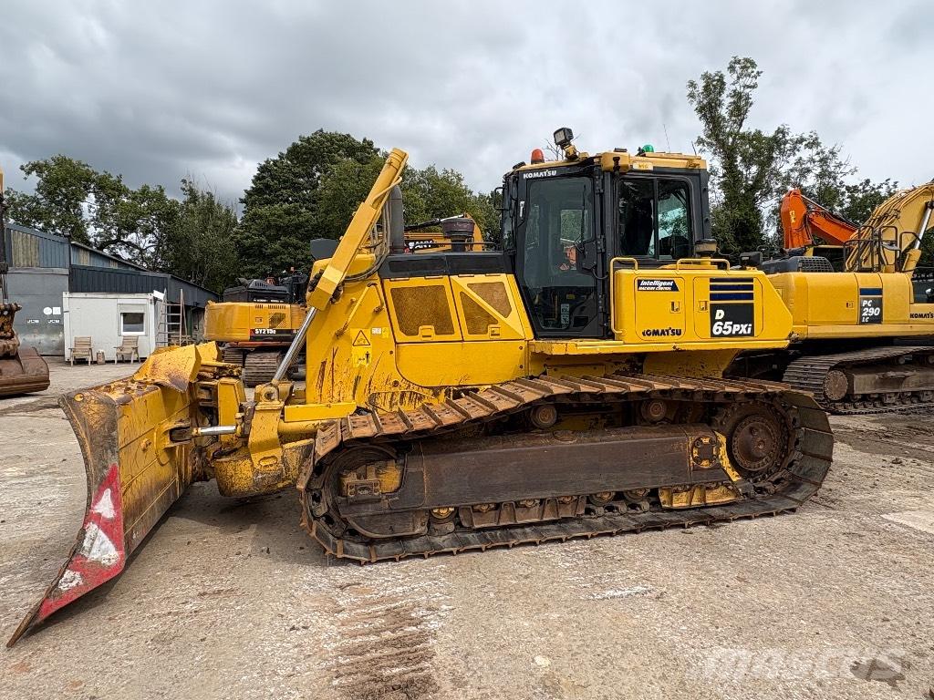 Komatsu D65PXI-18 Buldožeri gusjeničari