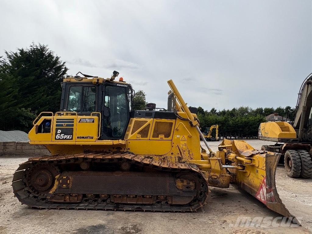 Komatsu D65PXI-18 Buldožeri gusjeničari