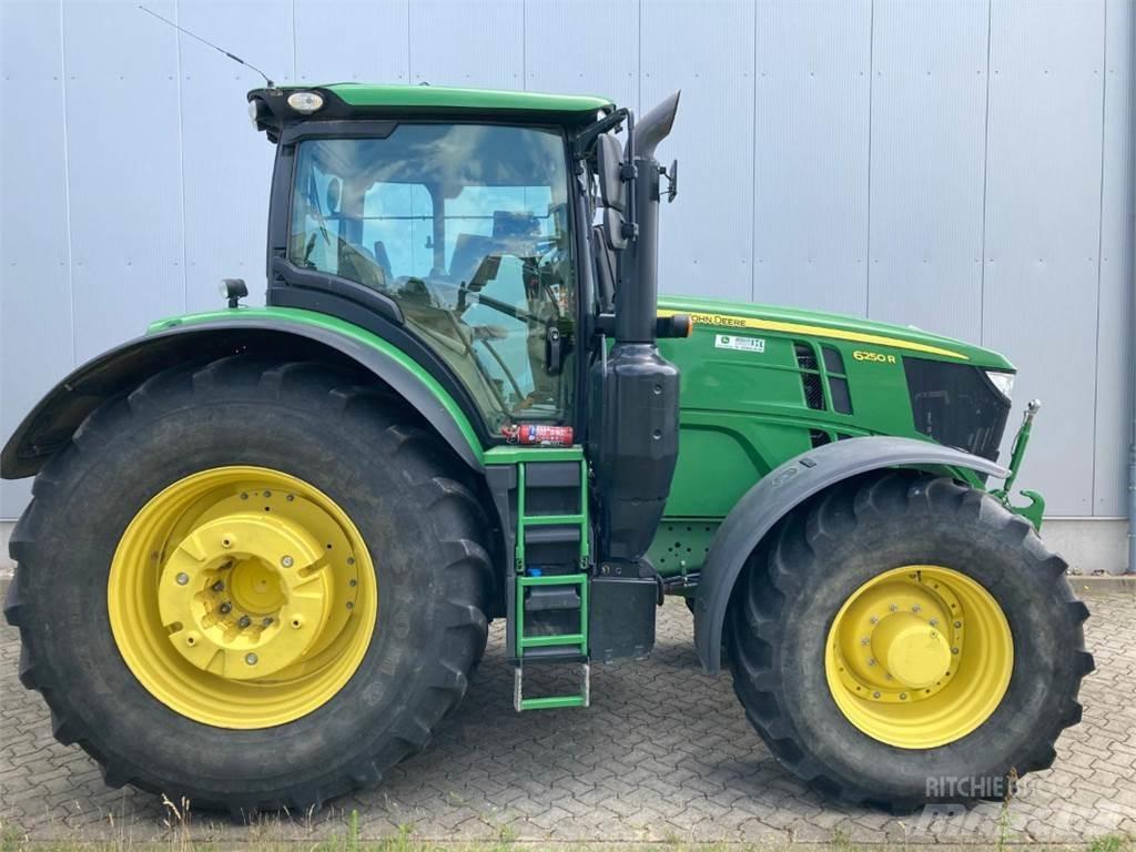 John Deere 6250R Traktori