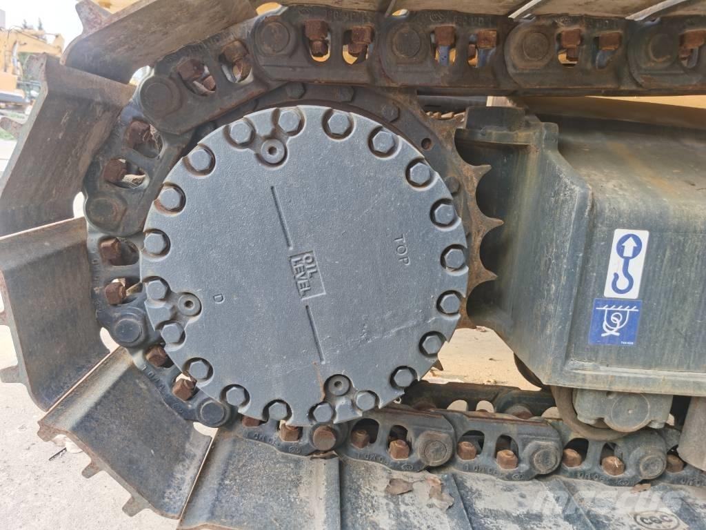 Komatsu PC 220-7 Bageri gusjeničari