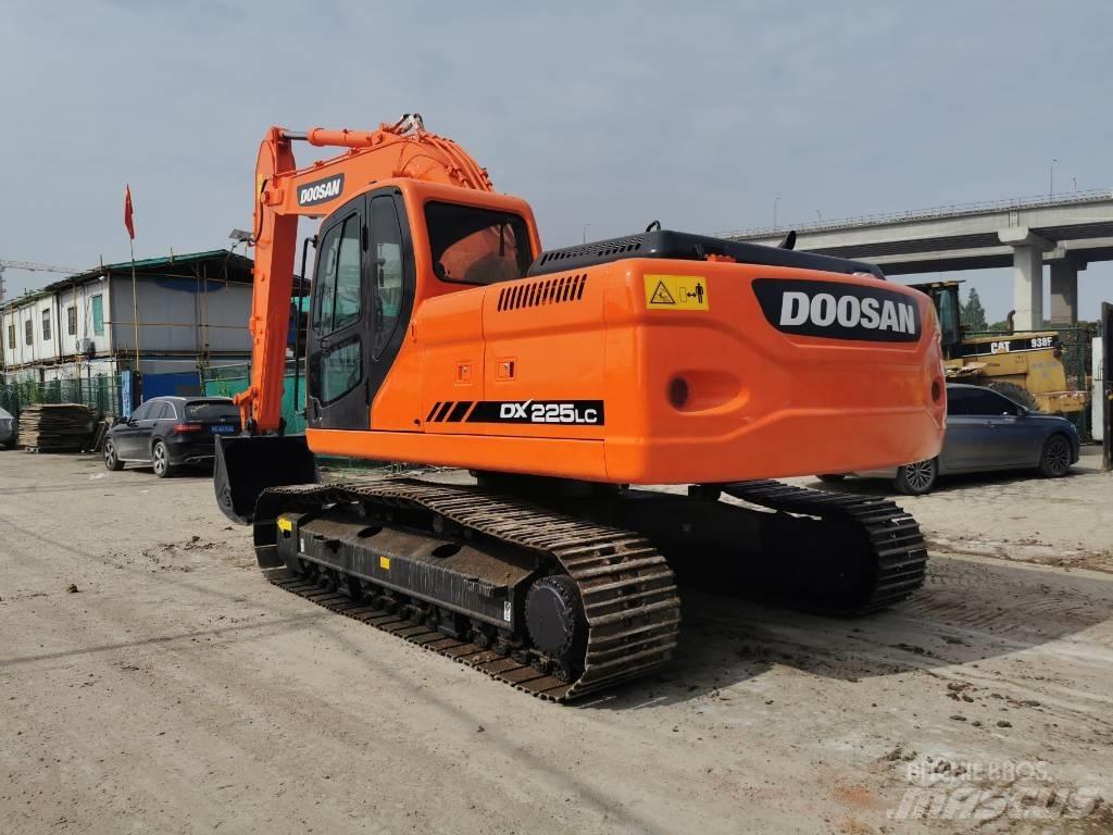 Doosan DX 225 LC Mini bageri <7t