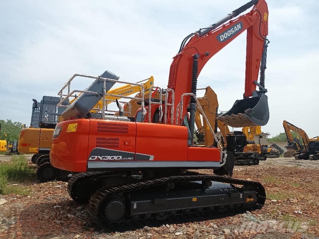 Doosan DX 300 Bageri gusjeničari