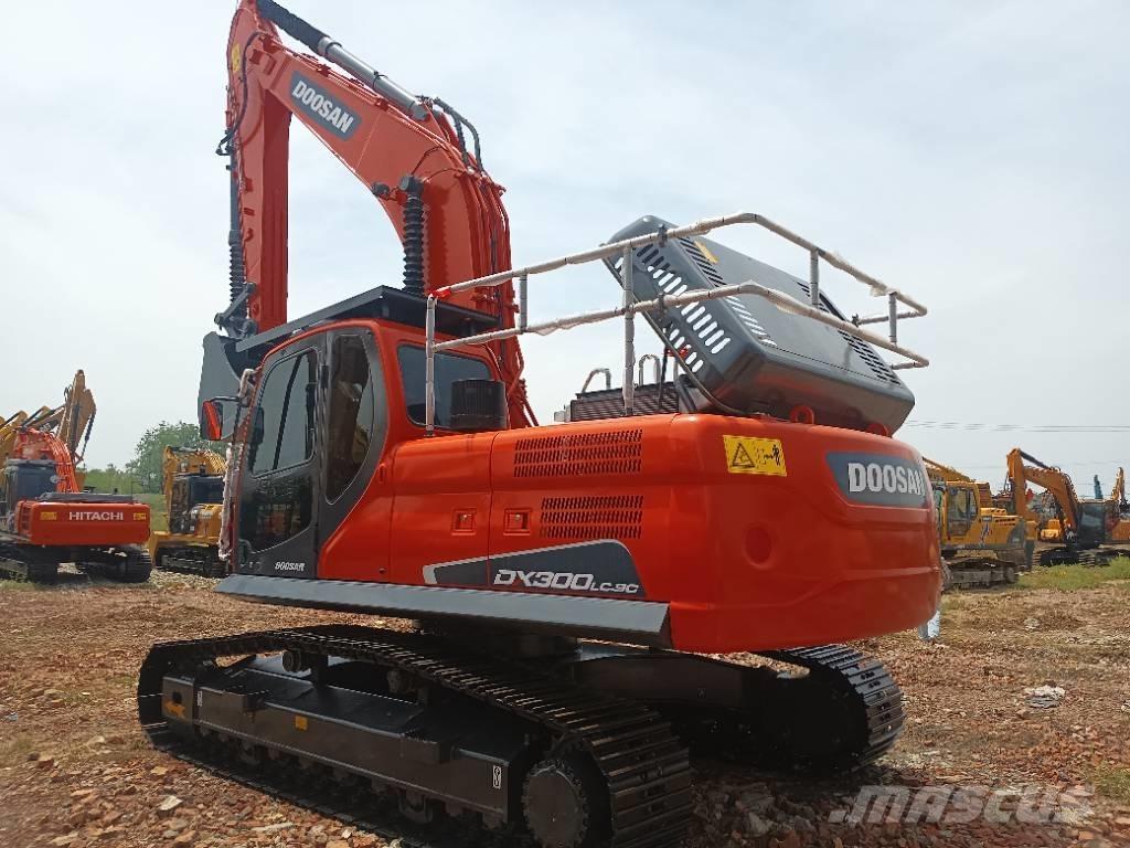 Doosan DX 300 Bageri gusjeničari