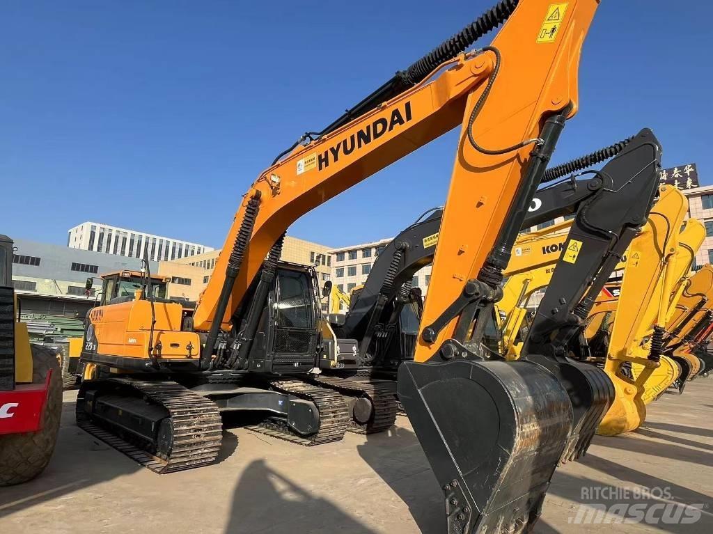 Hyundai 220-9S Midi bageri 7t – 12t