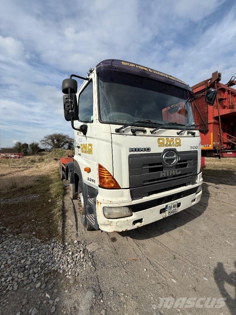 Hino 700 Rol kiper kamioni s kukama za dizanje
