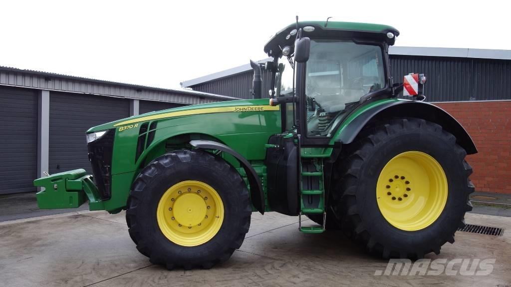 John Deere 8370 R Traktori