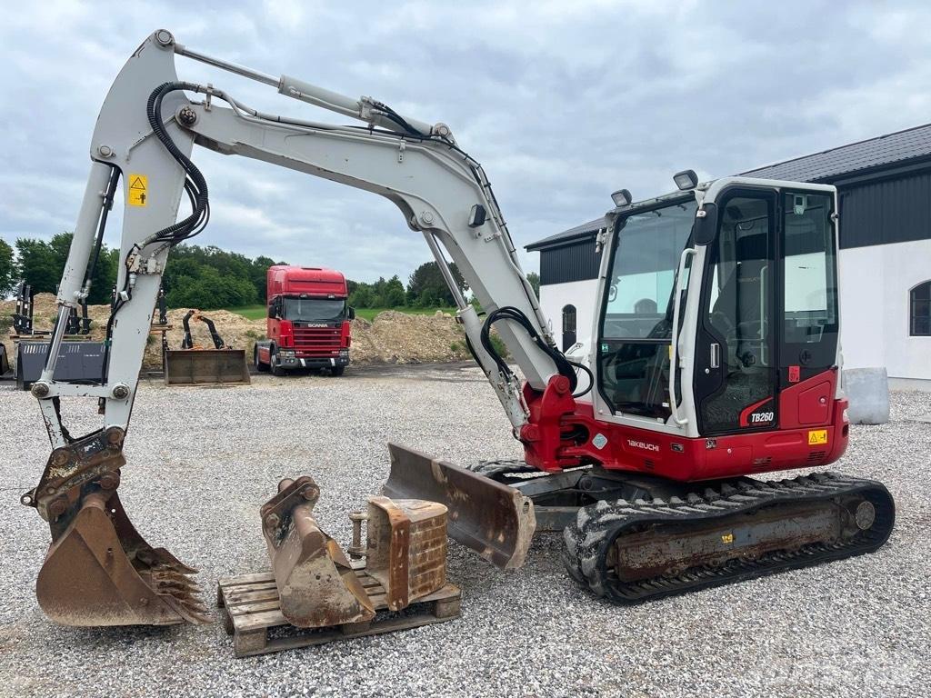 Takeuchi TB260 Mini bageri <7t