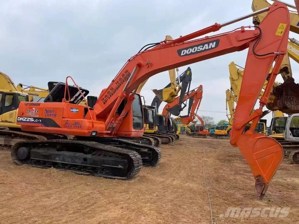 Doosan 225-7 Bageri gusjeničari