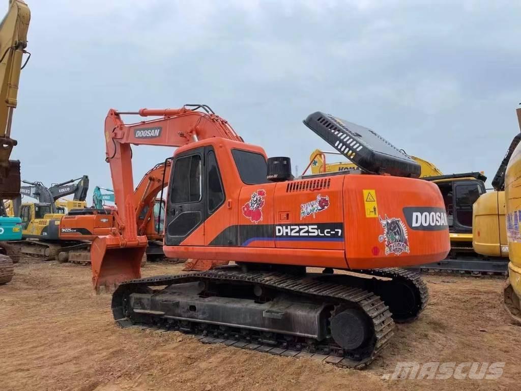 Doosan 225-7 Bageri gusjeničari