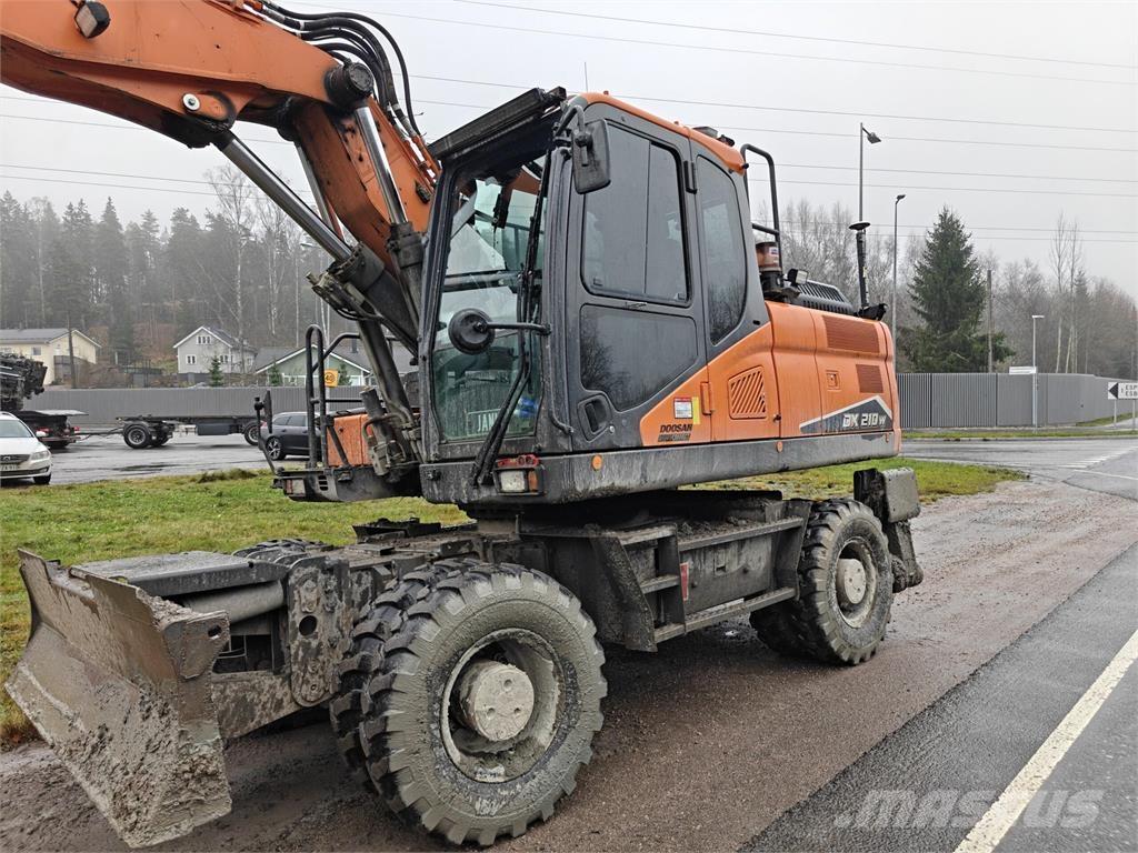 Doosan DX 210 W-7 Bageri na kotačima