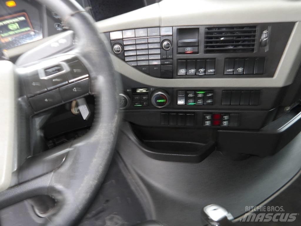 Volvo FH 540 8x4 Rol kiper kamioni s kukama za dizanje