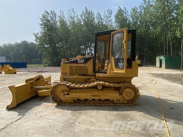 CAT D5G Buldožeri gusjeničari