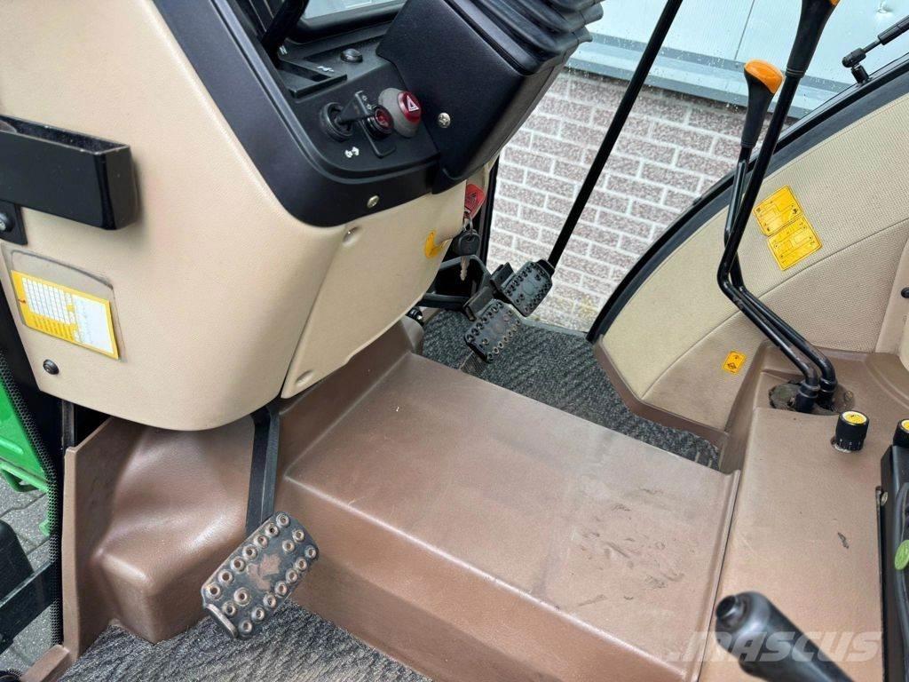 John Deere 5215 Posipači soli i pijeska